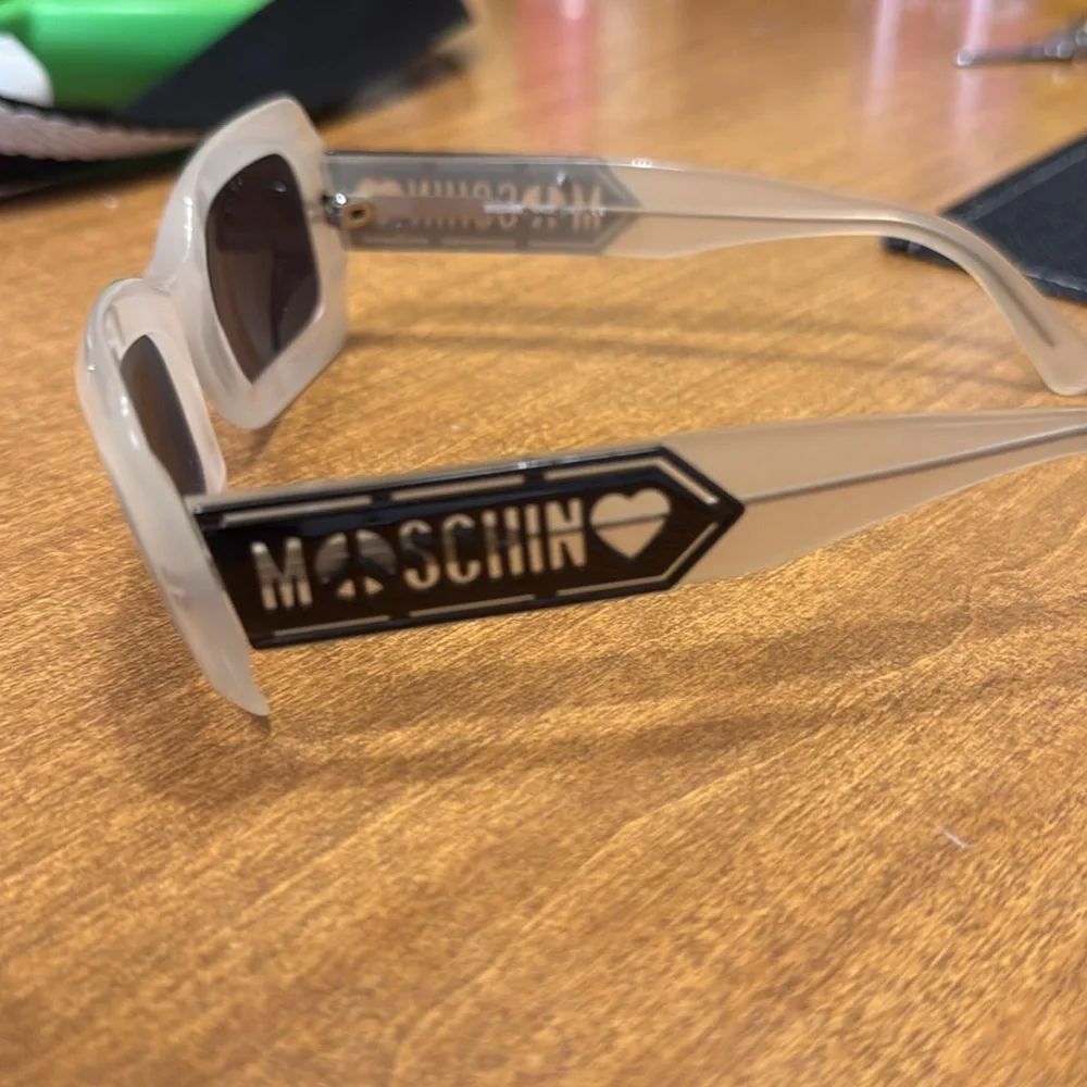 Kids Moschino sunglasses